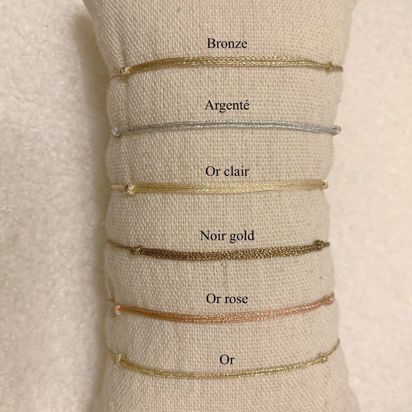 Bracelet Grigri blanc - couleur du fil au choix